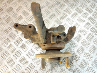 Кулак поворотный передний левый Nissan Almera N16