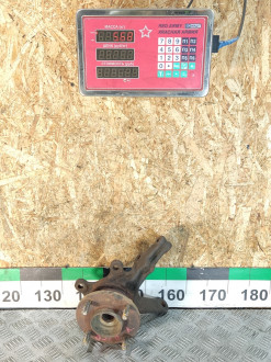 Кулак поворотный передний левый Nissan Almera N16