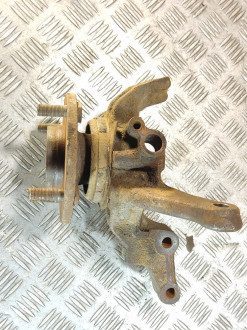 Кулак поворотный передний правый Nissan Almera N16