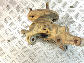 Кулак поворотный передний правый Nissan Almera N16