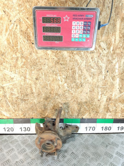 Кулак поворотный передний правый Nissan Almera N16