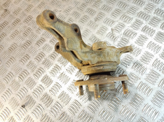 Кулак поворотный передний правый Nissan Almera N16