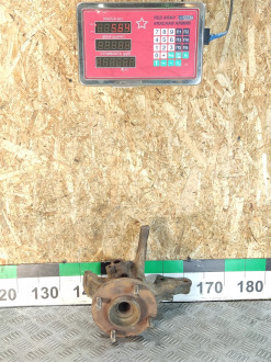 Кулак поворотный передний правый Nissan Almera N16