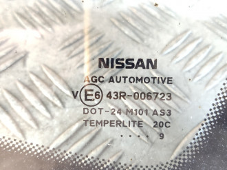 Стекло кузовное глухое заднее правое Nissan Qashqai 2009