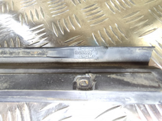 Молдинг стекла Saab 9-5 1998-2002