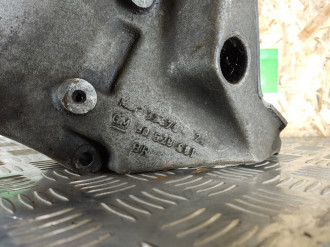 Кронштейн компрессора кондиционера Saab 9-5 1998-2002