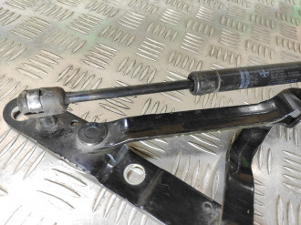 Петля крышки багажника левая Saab 9-5 1998-2002