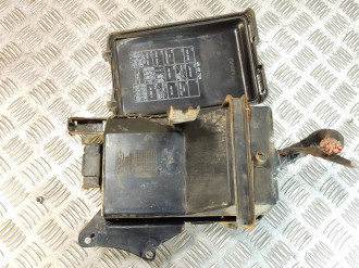 Блок предохранителей моторный Saab 9-5 1998-2002