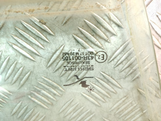Стекло двери передней правой Saab 9-5 1998-2002