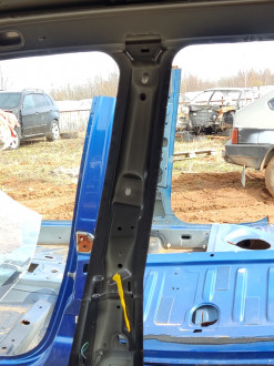 Порог со стойкой правой Saab 9-5 1998-2002