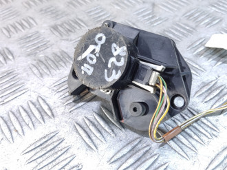 Моторчик заслонки отопителя Saab 9-5 1998-2002