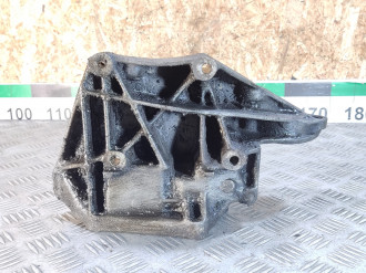 Кронштейн компрессора кондиционера Saab 9-5 1998-2002