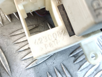 Блок предохранителей моторный Saab 9-5 1998-2002