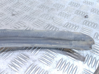 Уплотнитель Saab 9-5 1998-2002
