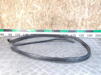 Уплотнитель Saab 9-5 1998-2002
