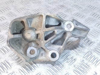 Кронштейн кпп Saab 9-5 1998-2002