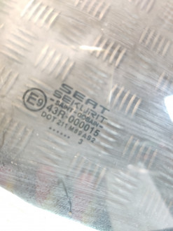 Стекло двери задней правой Seat Cordoba 2002-2008
