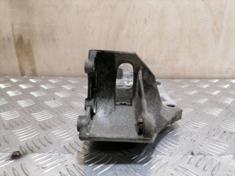 Кронштейн генератора Skoda Octavia 2000 2011