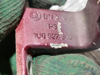 Петля багажника правая Skoda Octavia 2000 2011