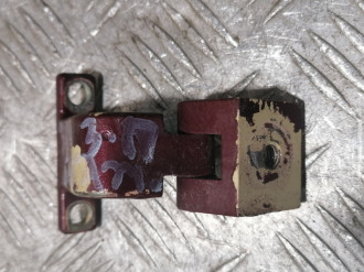 Петля багажника правая Skoda Octavia 2000 2011