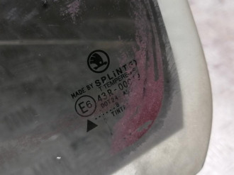 Стекло двери задней левой форточка Skoda Octavia 2000 2011