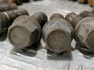 Болт Гайка колесные Skoda Octavia 2000 2011