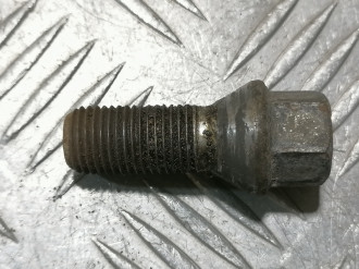 Болт Гайка колесные Skoda Octavia 2000 2011