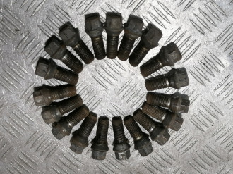 Болт Гайка колесные Skoda Octavia 2000 2011