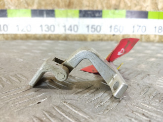 Петля багажника левая Skoda Octavia 2000 2011