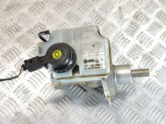 Цилиндр тормозов главный Skoda Octavia 2004 2013