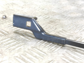 Поводок стеклоочистителя передний правый Skoda Fabia 2007 2015