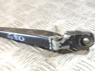 Поводок стеклоочистителя передний правый Skoda Fabia 2007 2015