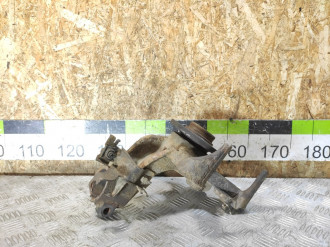 Кулак поворотный передний левый Skoda Fabia 2007 2015