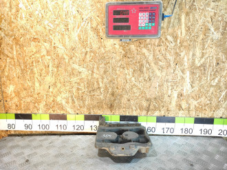 Крепление аккумулятора Skoda Octavia 2000 2011