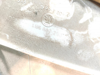 Обшивка стойки правая Skoda Octavia 2000 2011