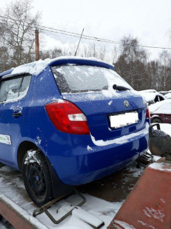 В разборе Skoda Fabia 2007 2015