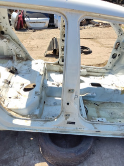 Порог со стойкой правой Skoda Fabia 2007 2015