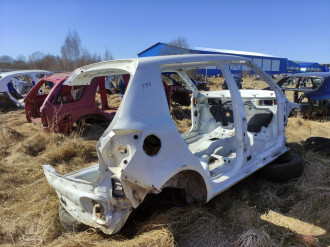 Порог со стойкой правой Skoda Fabia 2007 2015