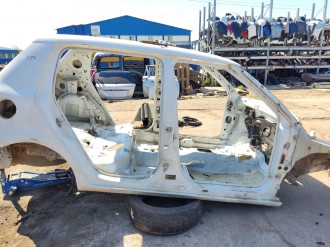 Порог со стойкой правой Skoda Fabia 2007 2015