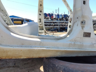 Порог со стойкой правой Skoda Fabia 2007 2015