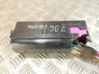 Блок предохранителей салонный Skoda Fabia 2007 2015