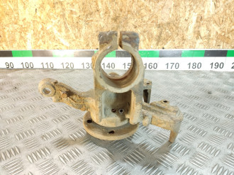 Кулак поворотный передний правый Skoda Fabia 2007 2015