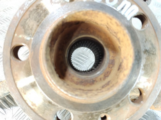 Кулак поворотный передний правый Skoda Fabia 2007 2015