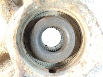 Кулак поворотный передний левый Skoda Fabia 2007 2015