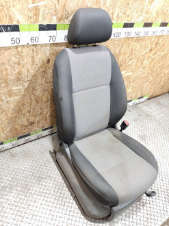 Сиденье переднее правое Skoda Fabia 2007 2015