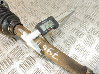 Полуось передняя левая Skoda Fabia 2007 2015