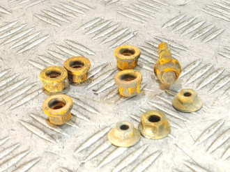 Болт Шпилька Гайка выпускного коллектора Skoda Octavia 2004 2013