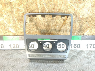 Рамка магнитолы Skoda Octavia 2004 2013