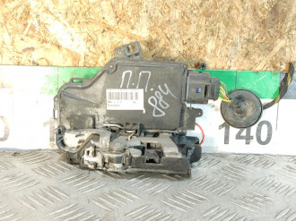 Замок двери передней правой Skoda Octavia 2004 2013