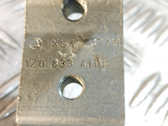 Петля двери задней левой нижняя Skoda Octavia 2004 2013